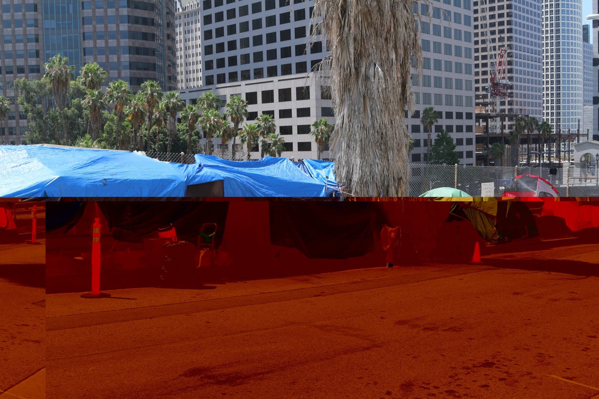 Central American Migrants Exploit Border Barrier Gaps in Arizona