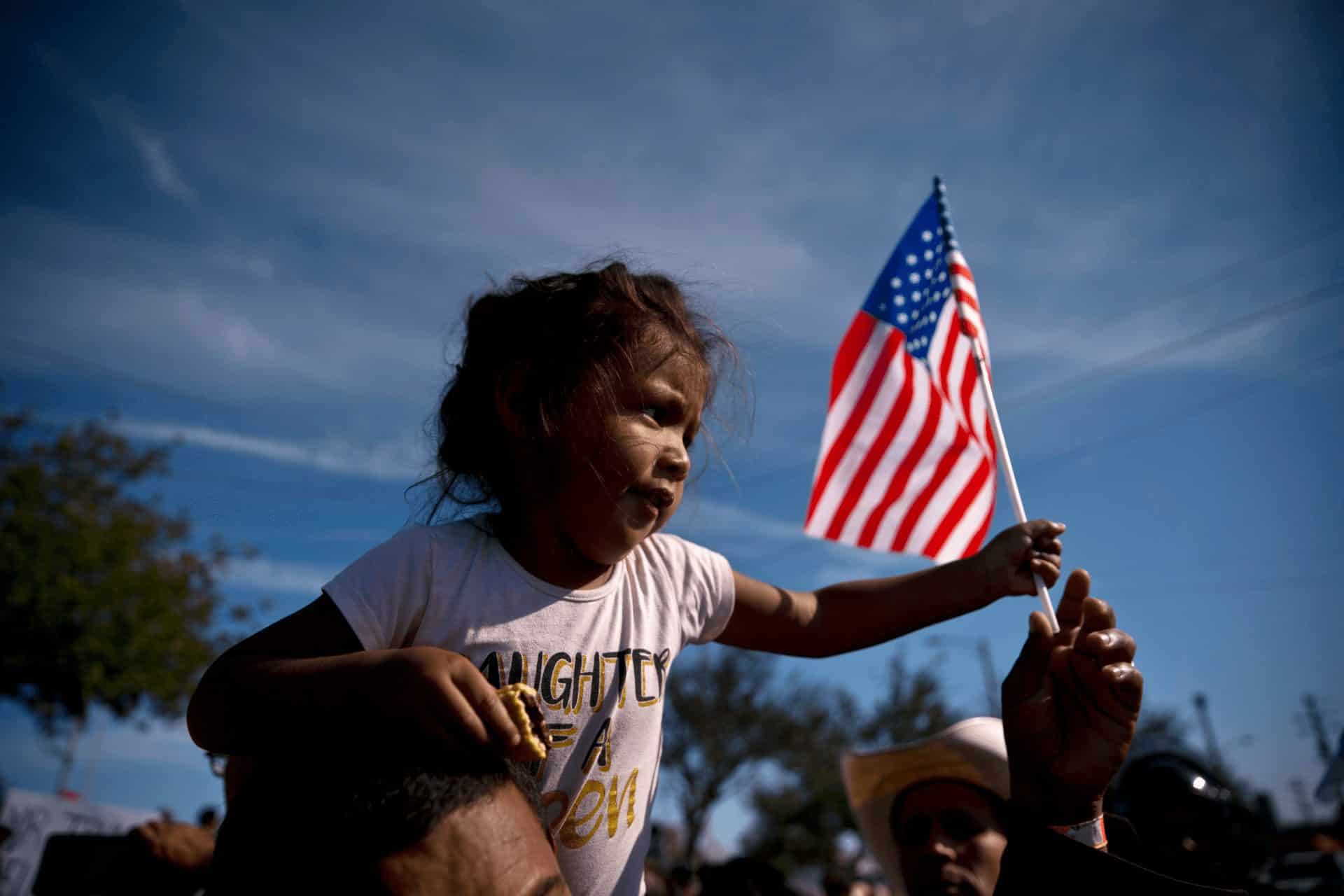 Caravan migrants explore options after Tijuana border clash