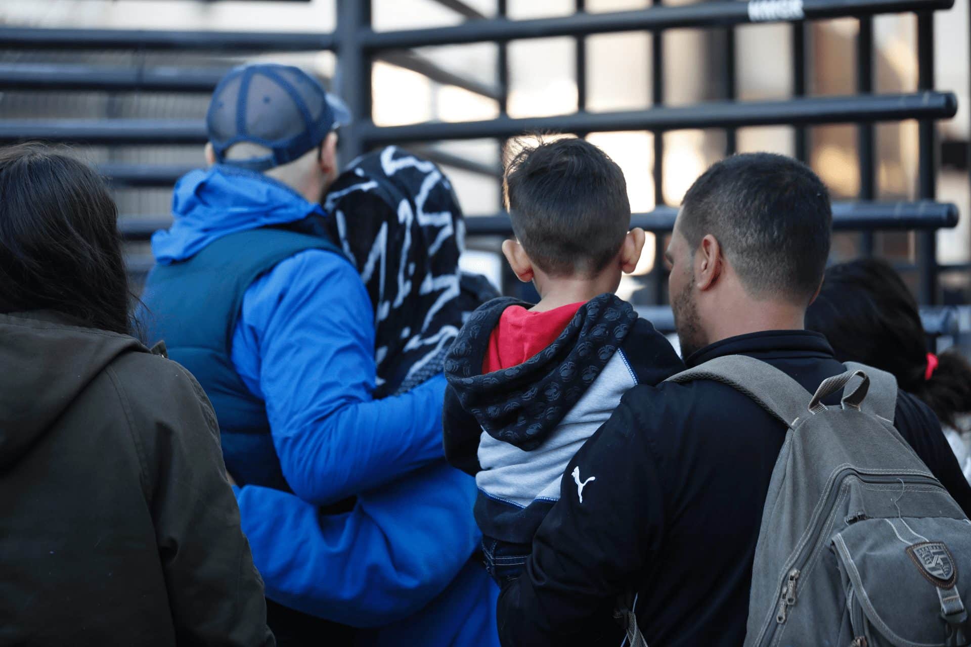 Border impasse ends as US lets 6 Hondurans apply for asylum