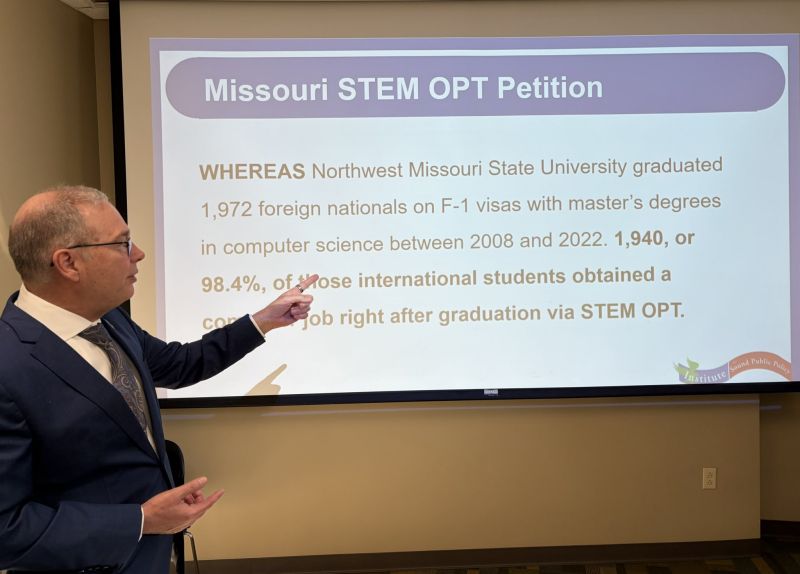 Image for the Tweet beginning: Kevin Lynn, Executive Director of